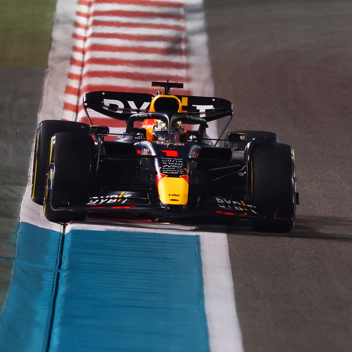 1:18 RB18 GP Abu Dhabi 2022 - Winner  image