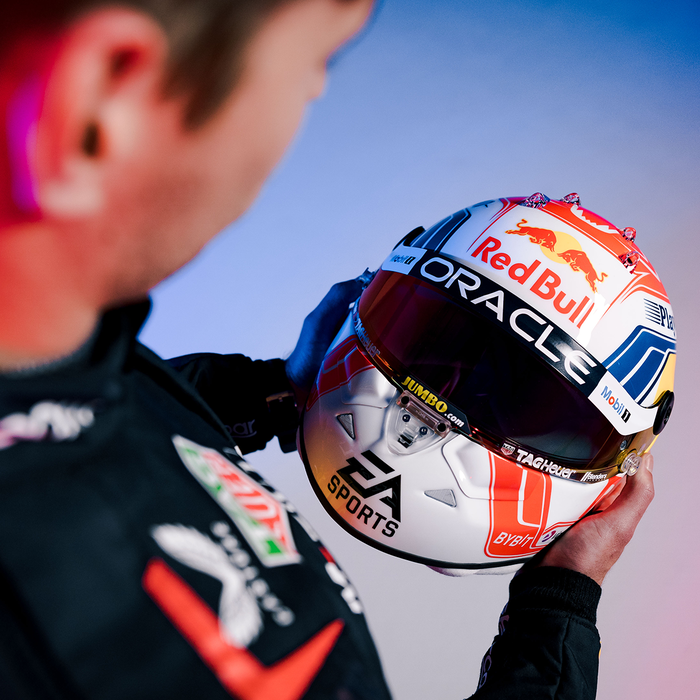 1:2 Helmet 2023 Max Verstappen image