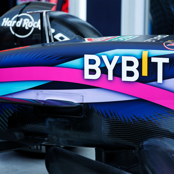 1:18 RB19 GP Miami 2023 Special Livery - Winner image