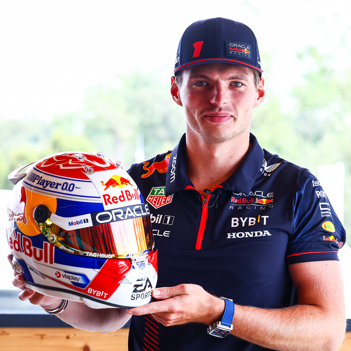 1:4 Retro helmet 2023 Max Verstappen image