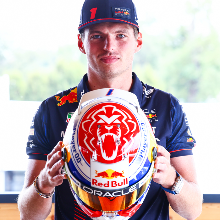 1:4 Retro helmet 2023 Max Verstappen image