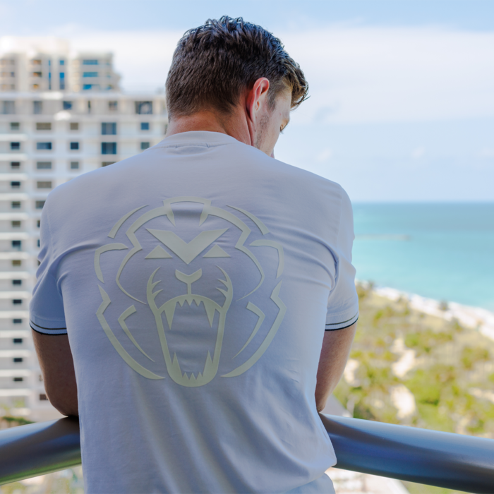 T-shirt - White - Unleash The Lion image