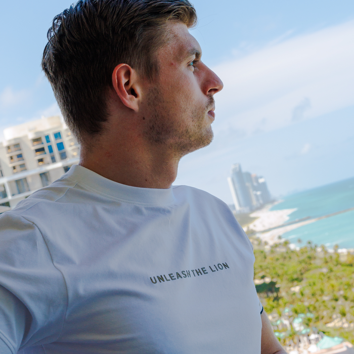 T-shirt - White - Unleash The Lion image