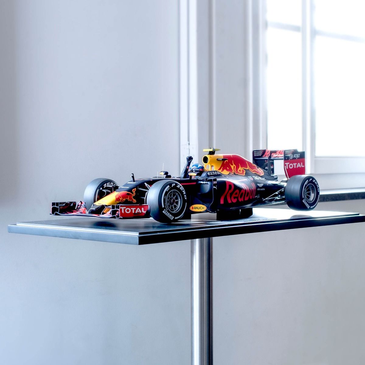 Alabama Valkuilen Varen 1:8 Red Bull Racing RB12 - 1st F1 win Spanish GP 2016 › Modelauto's ›  Verstappen.com