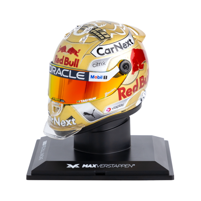 1:4 Helmet World Champion 2022 Max Verstappen image